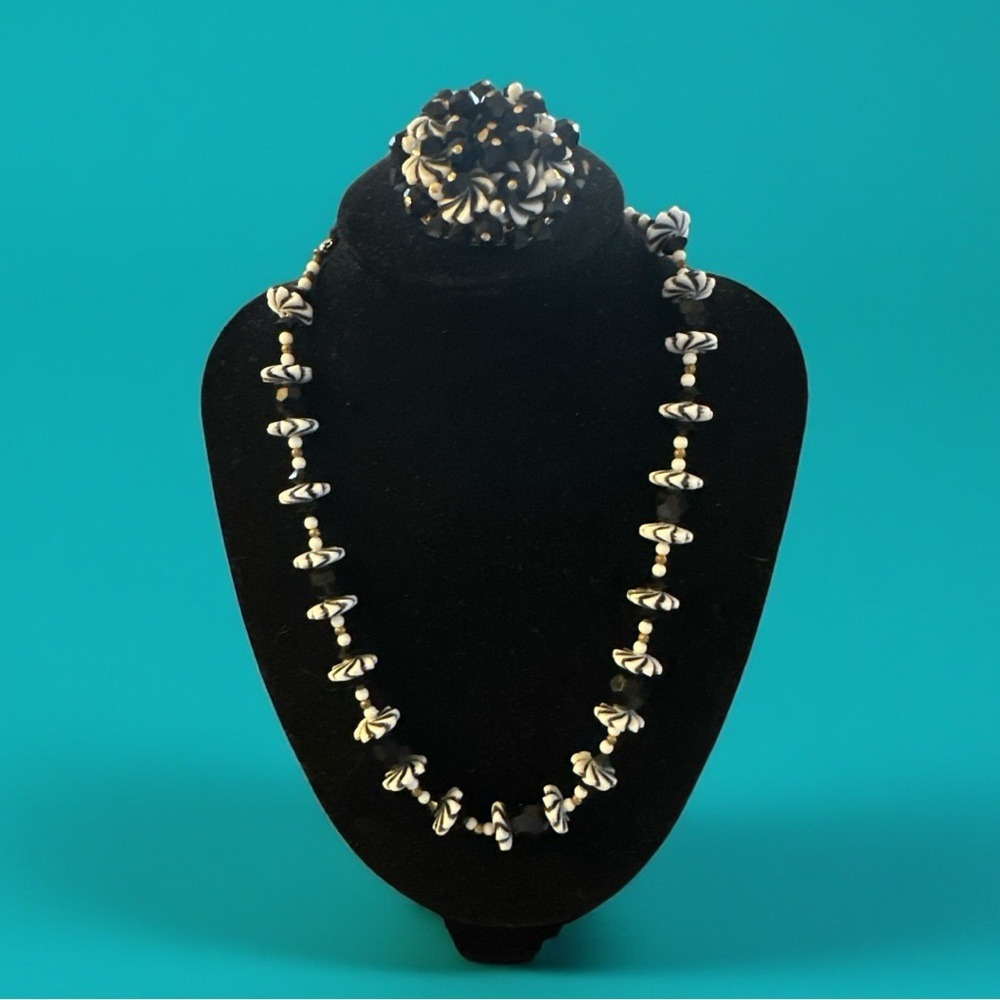 Vintage Black & White Necklace & Brooch Mid-Century Jewelry 1950s Style - Picture 6 of 6